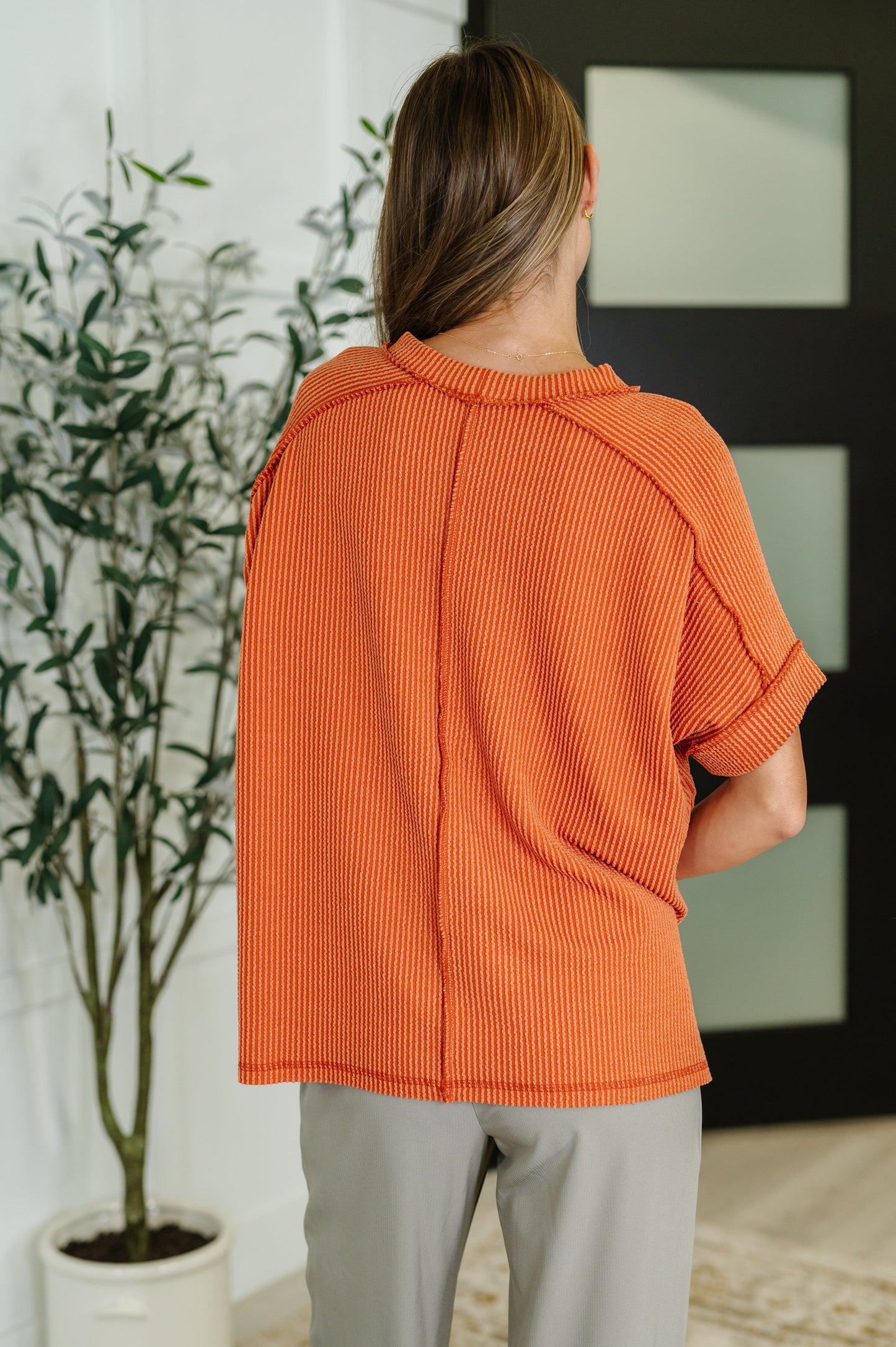 Top de punto acanalado Catch Me Loungin' en naranja quemado