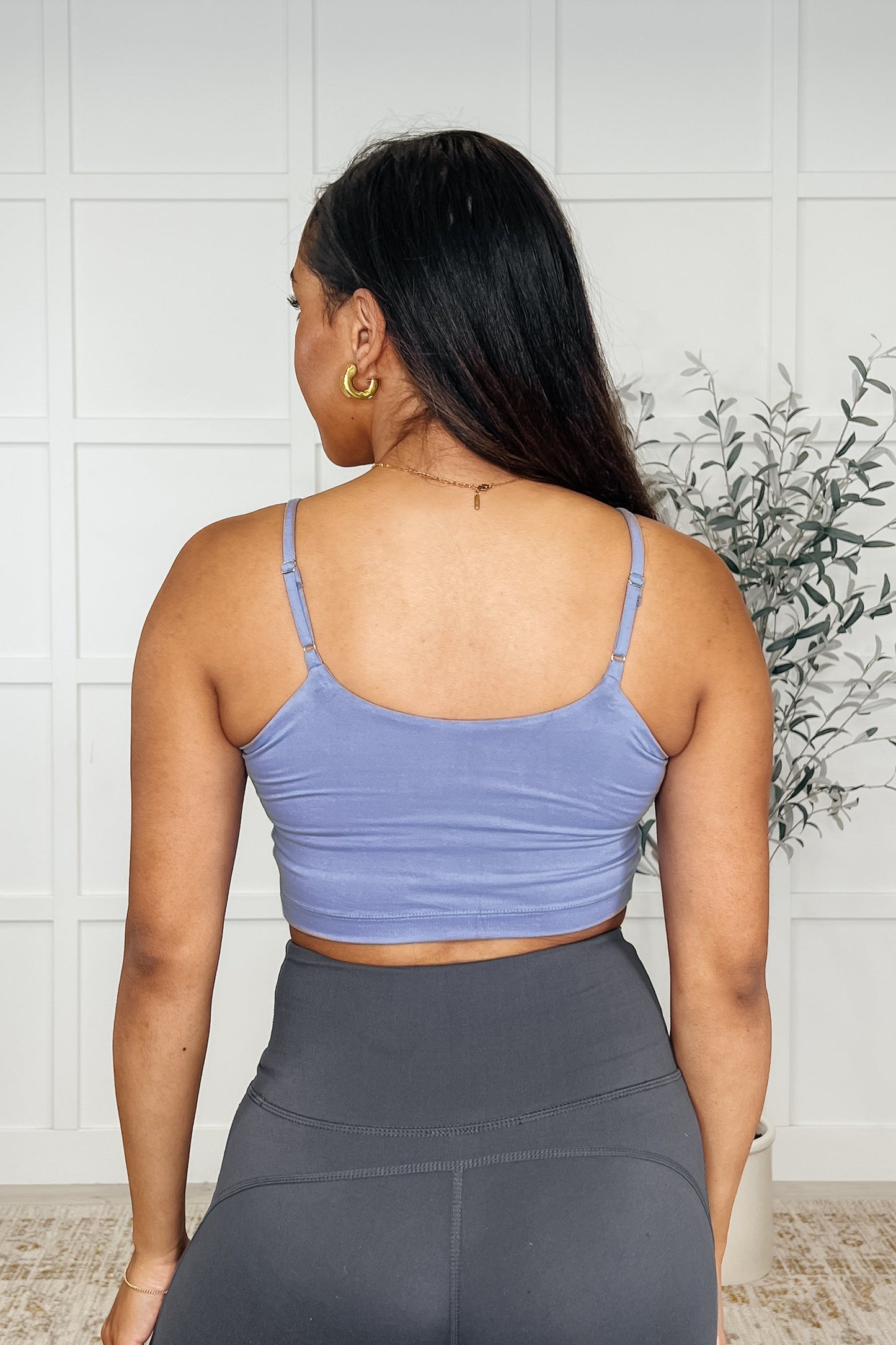 Camiseta de yoga caliente en azul jacinto