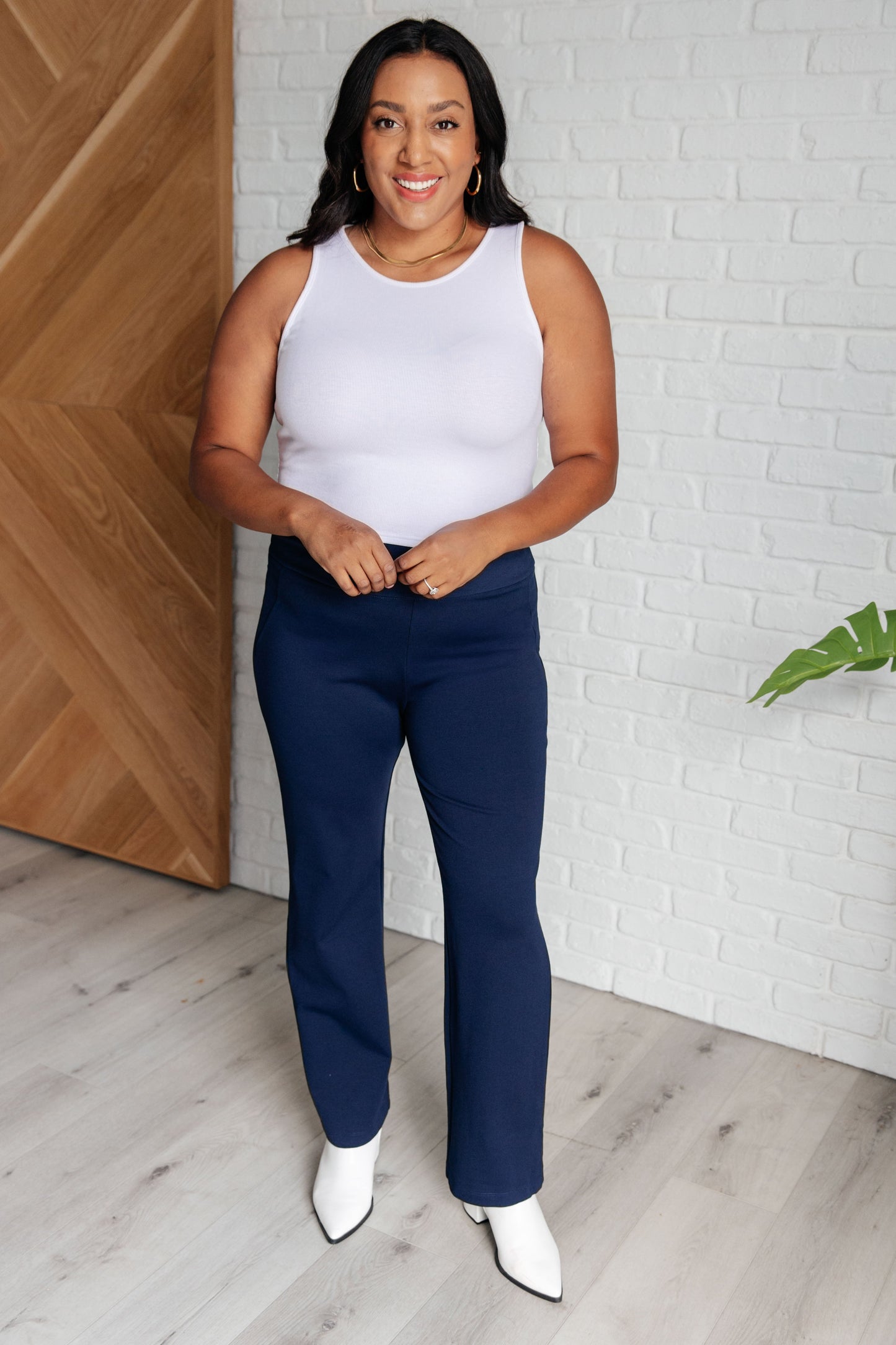 Pantalones rectos mágicos en azul marino
