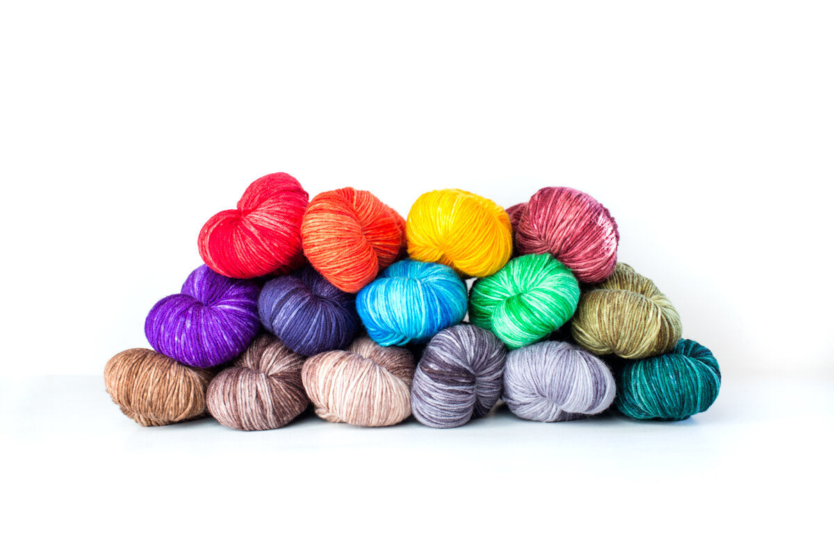 Urth Yarns Monokrom DK