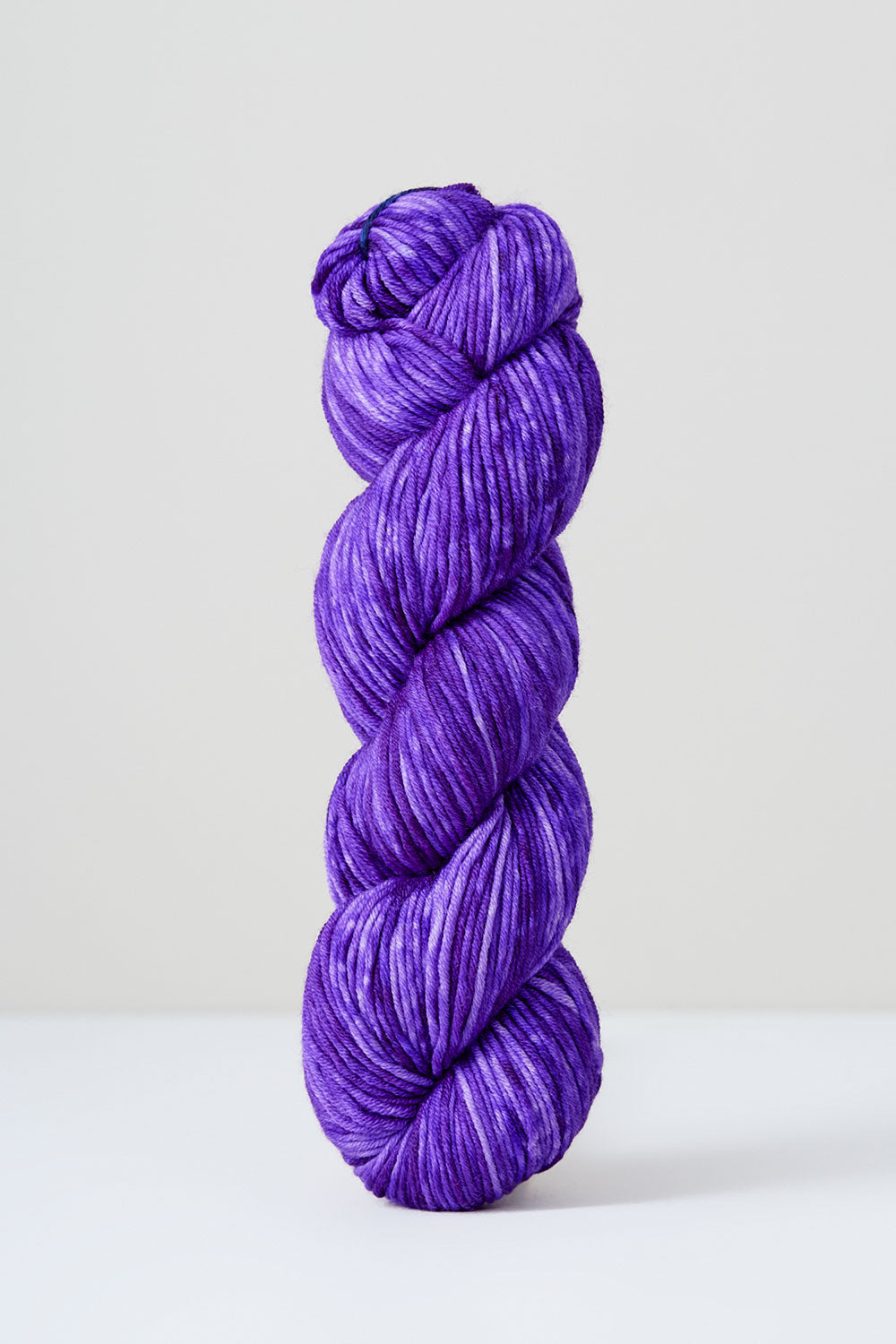Cobblestone Shawl Kit in Urth Monokrom Worsted