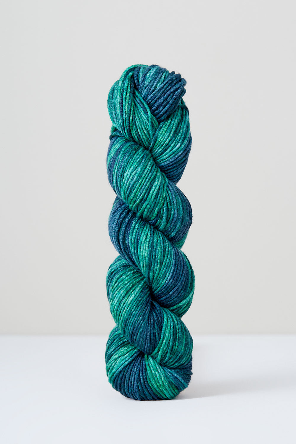 Cobblestone Shawl Kit in Urth Monokrom Worsted