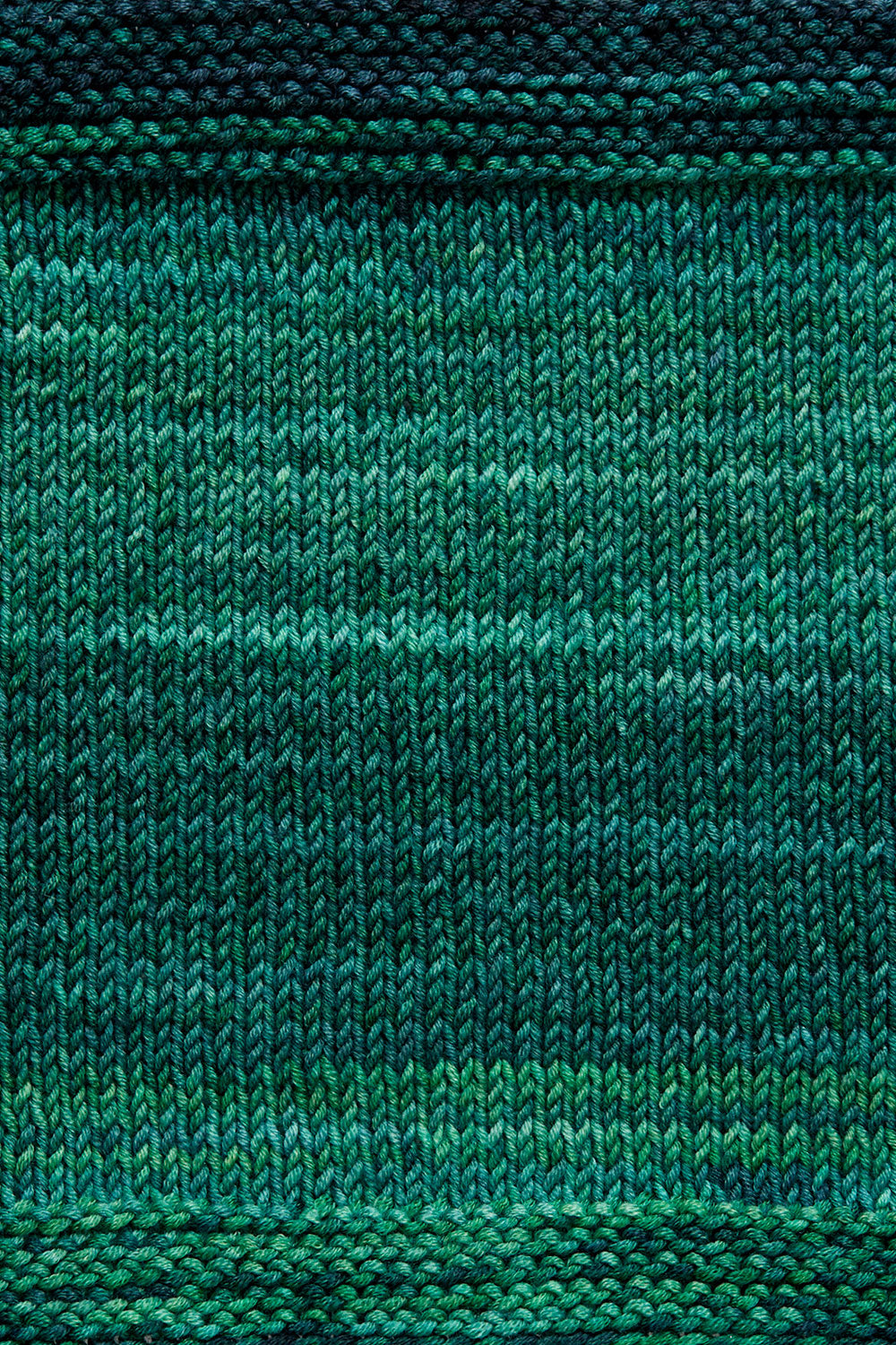Cobblestone Shawl Kit in Urth Monokrom Worsted