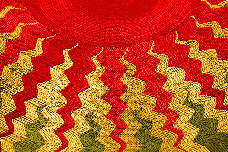 Sunshine Shawl Kit in Urth Harvest & Monokrom Fingering