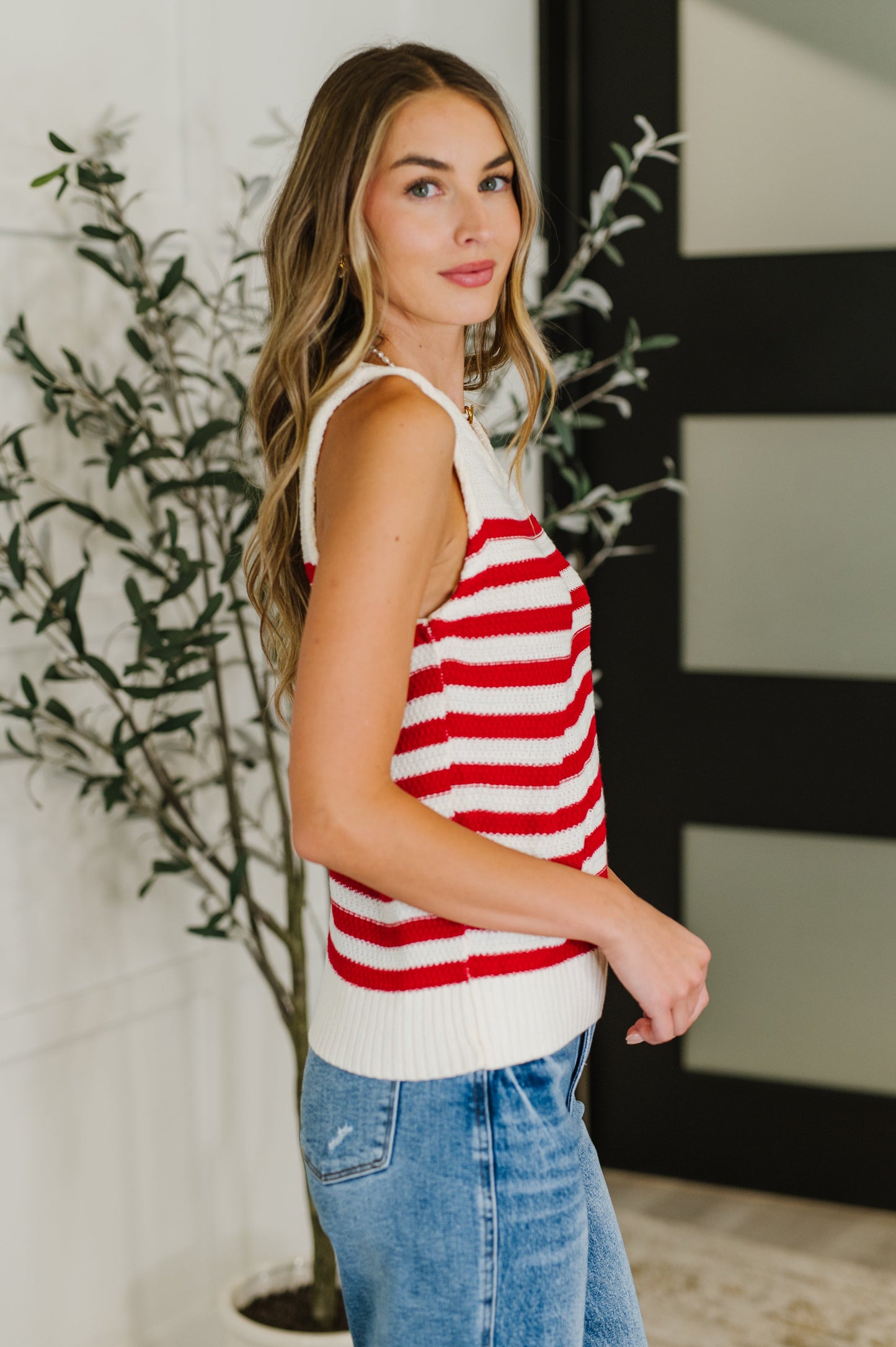 RESERVA: Camiseta de punto texturizada con rayas rojas y blancas