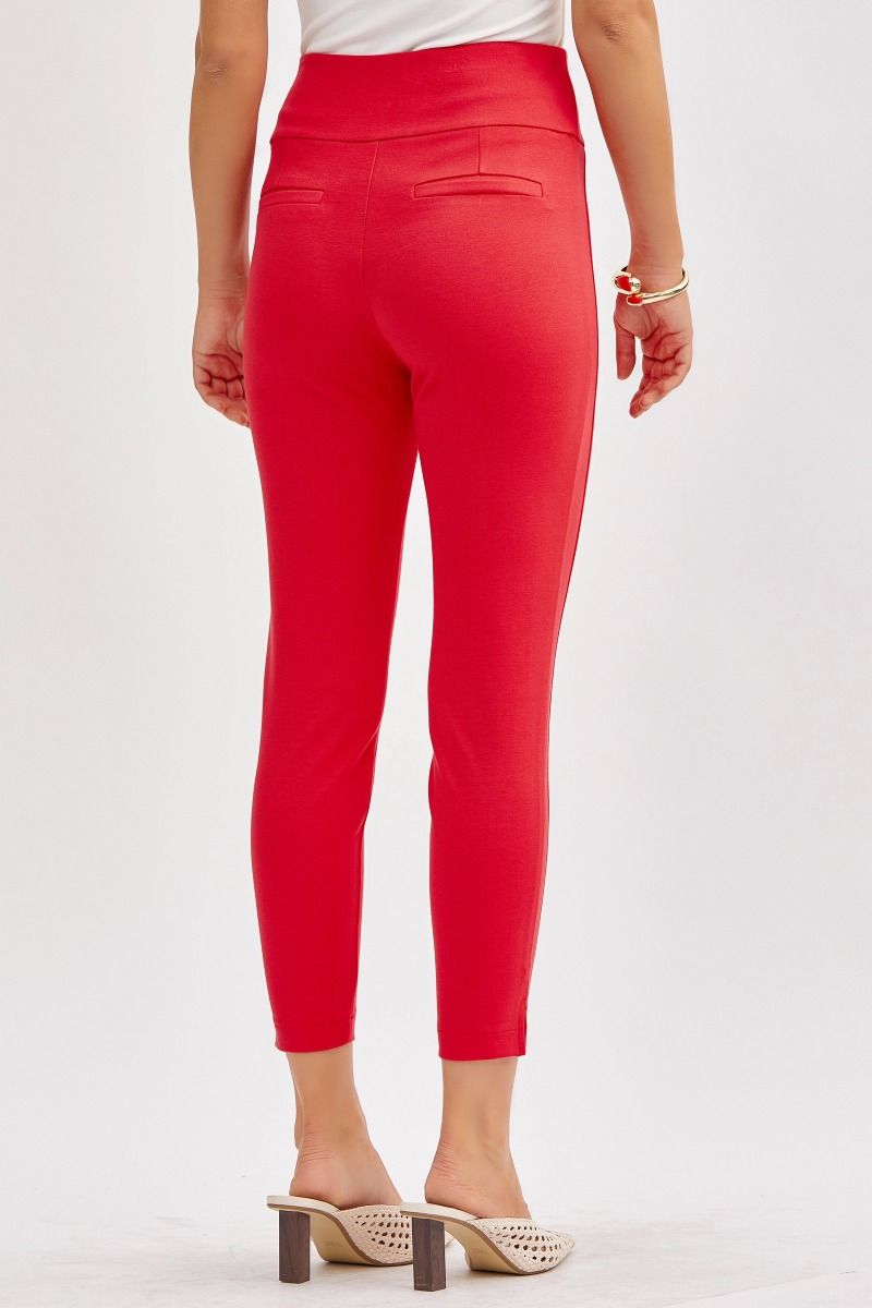 Pantalones ajustados cortos mágicos de Scarlett