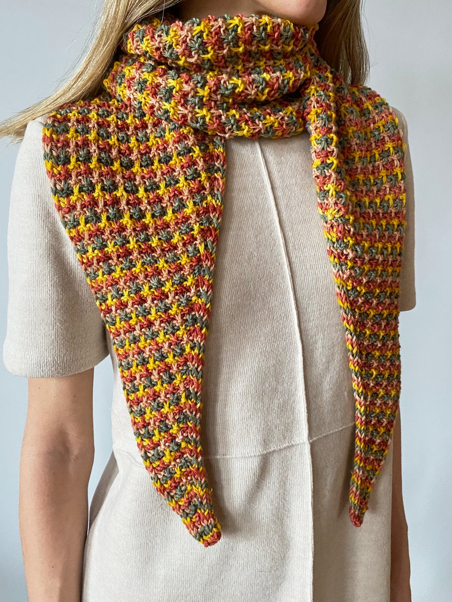 Urth Yarns Medley Scarf Kit (Crochet) in Urth Monokrom DK