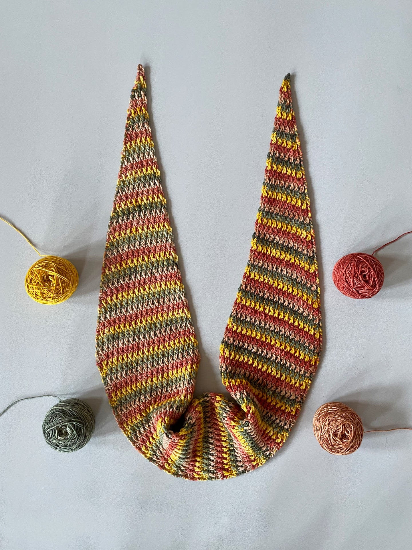 Urth Yarns Medley Scarf Kit (Crochet) in Urth Monokrom DK