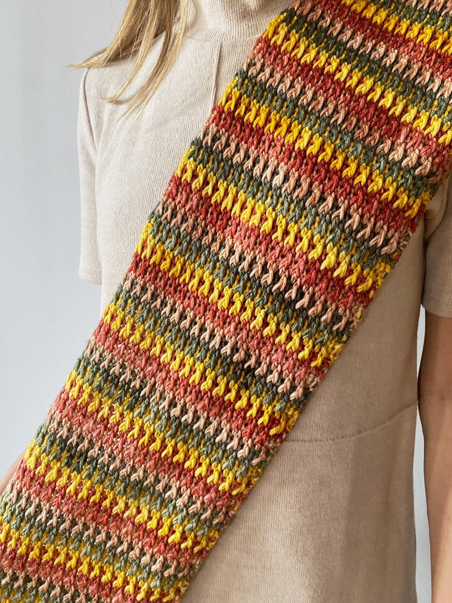Urth Yarns Medley Scarf Kit (Crochet) in Urth Monokrom DK