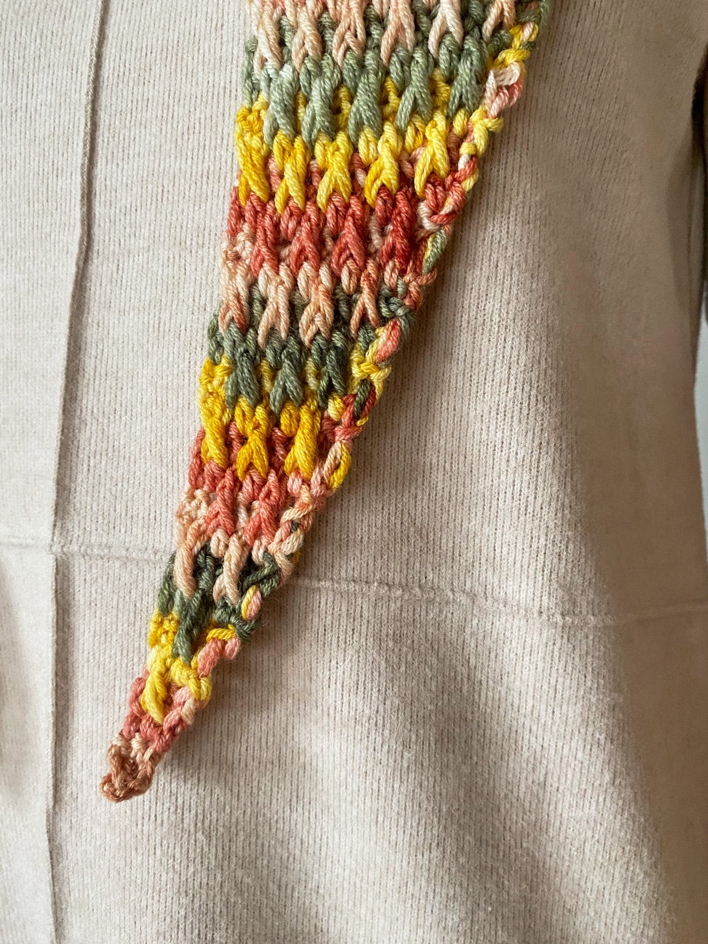 Urth Yarns Medley Scarf Kit (Crochet) in Urth Monokrom DK