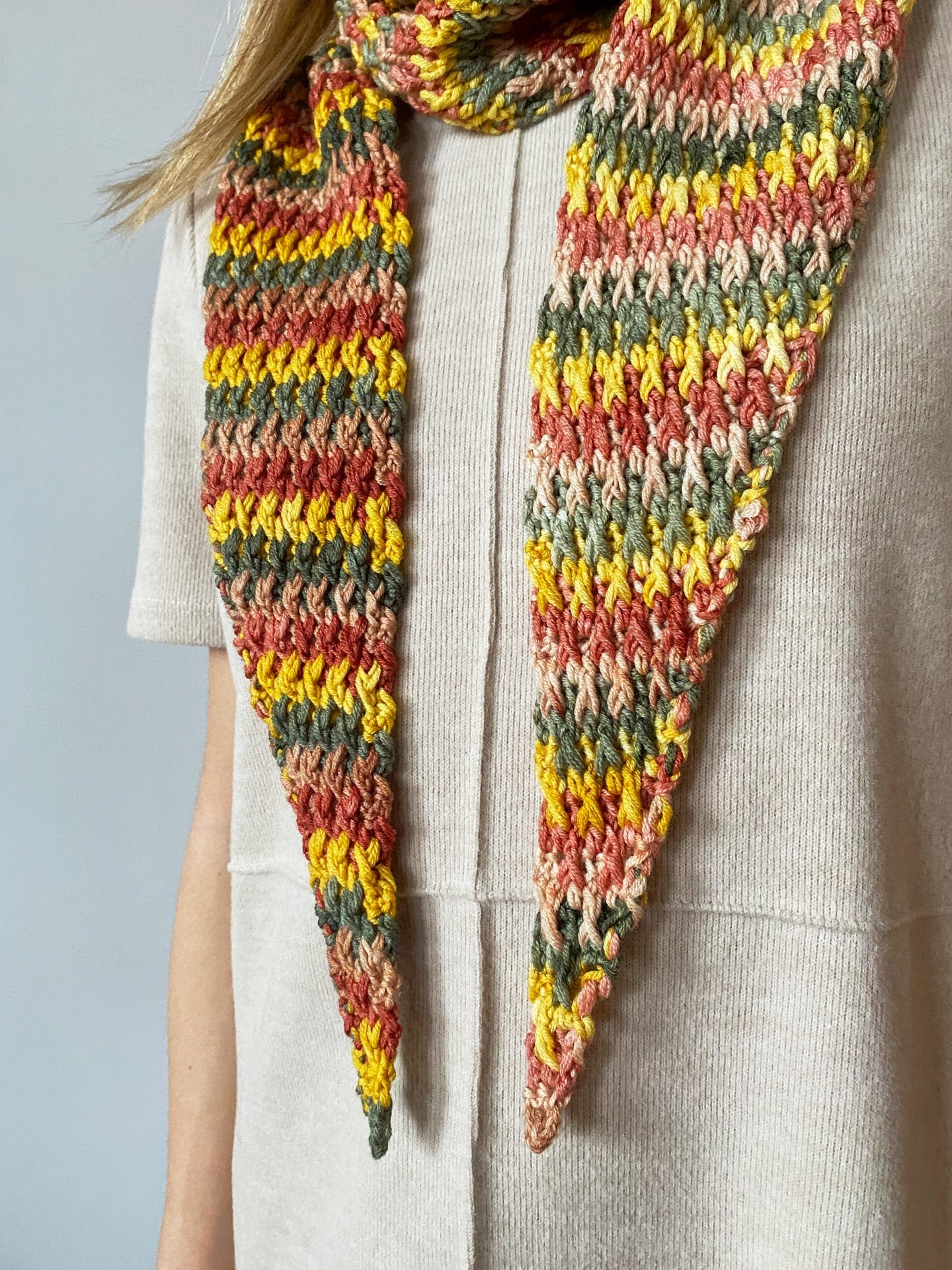 Urth Yarns Medley Scarf Kit (Crochet) in Urth Monokrom DK