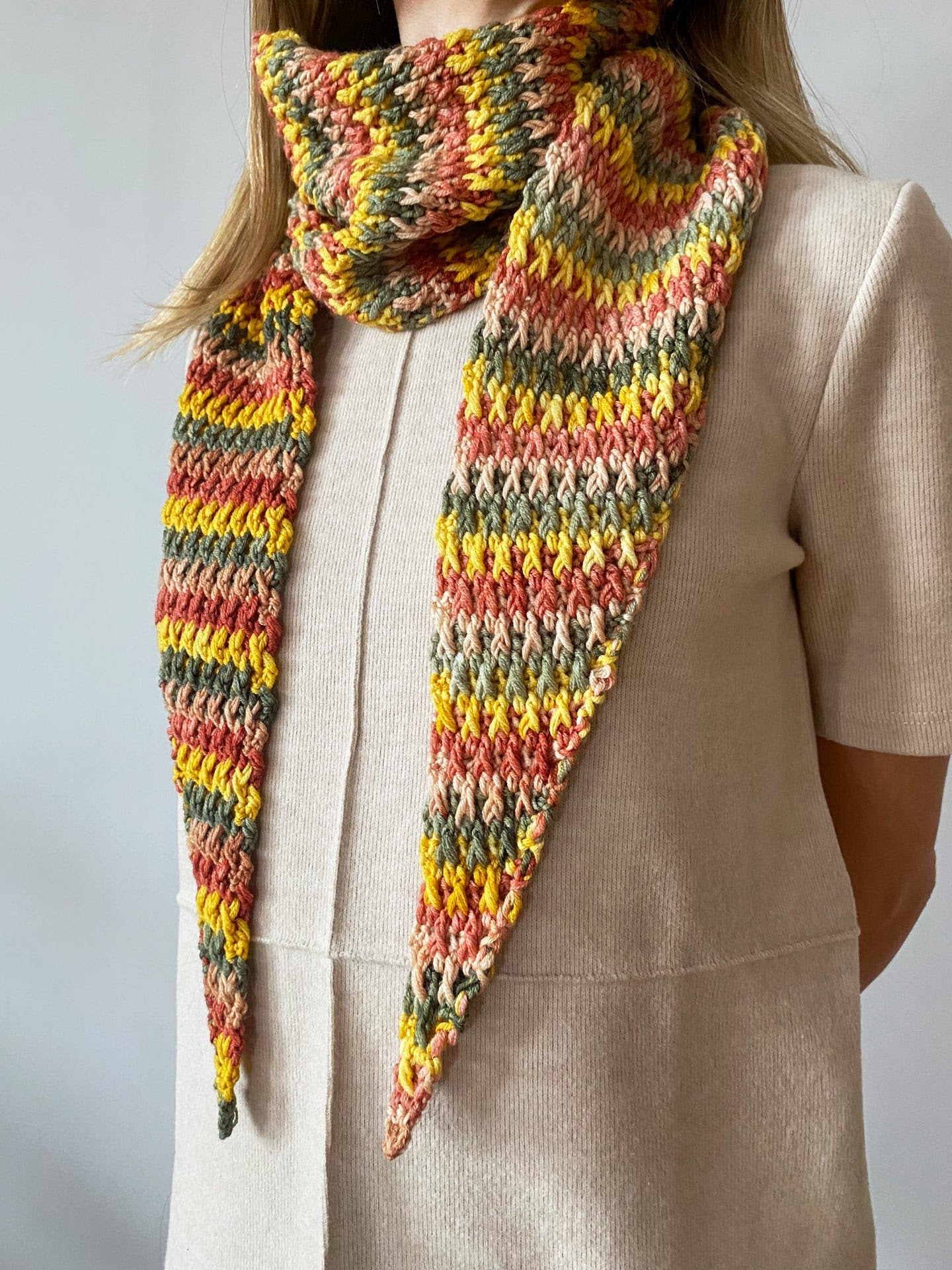 Urth Yarns Medley Scarf Kit (Crochet) in Urth Monokrom DK