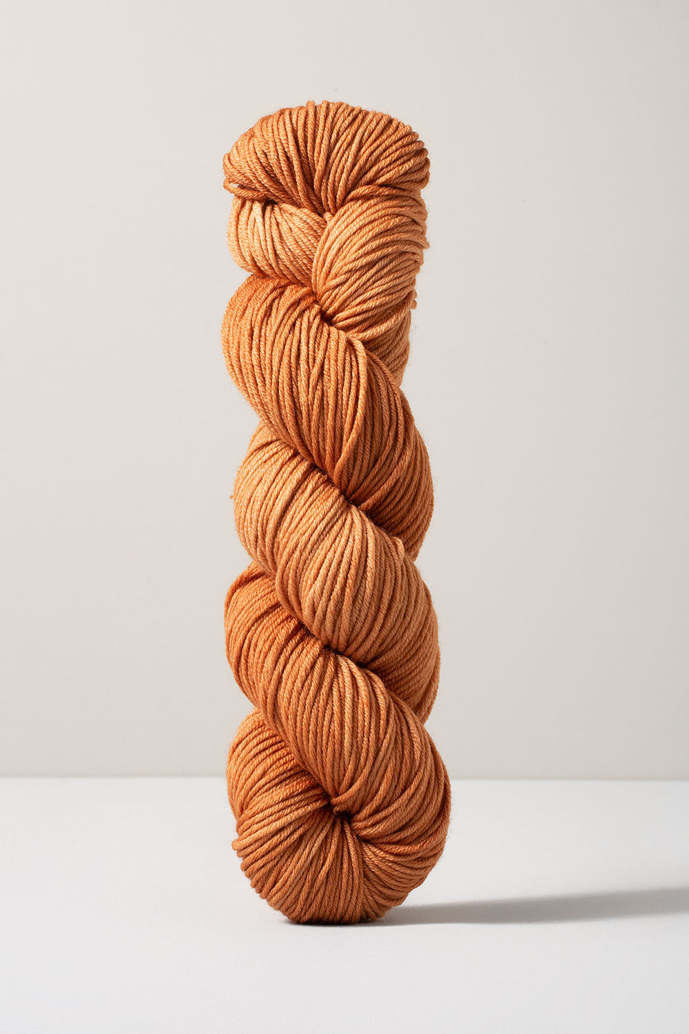 Urth Yarns 16 Worsted RESERVA ANTICIPADA 