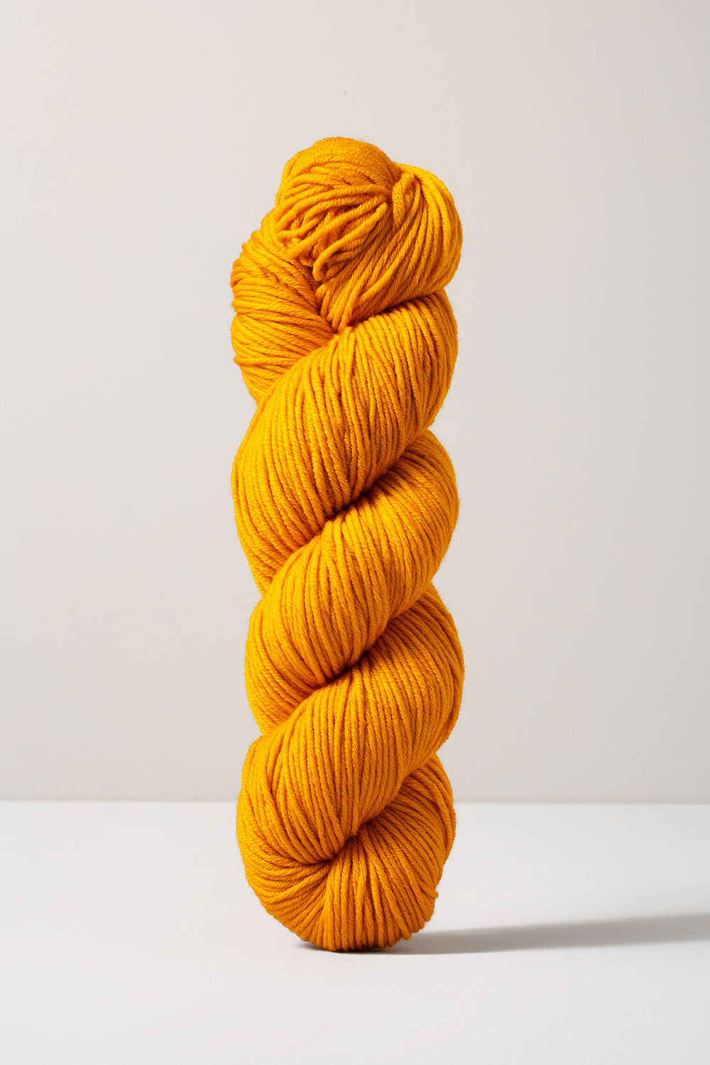 Urth Yarns 16 Worsted RESERVA ANTICIPADA 