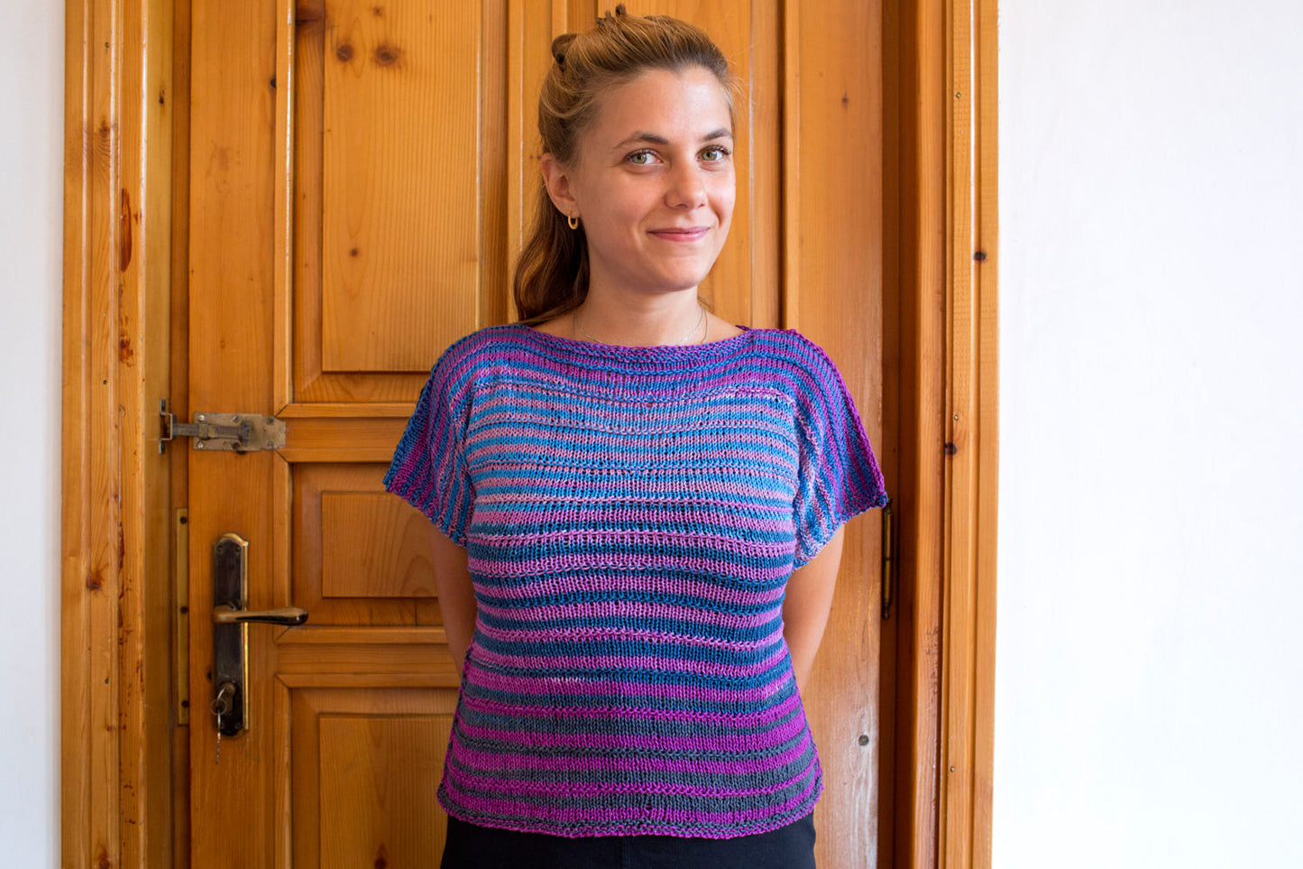 Kit de camiseta con cuello barco en Urth Yarns Uneek Cotton DK