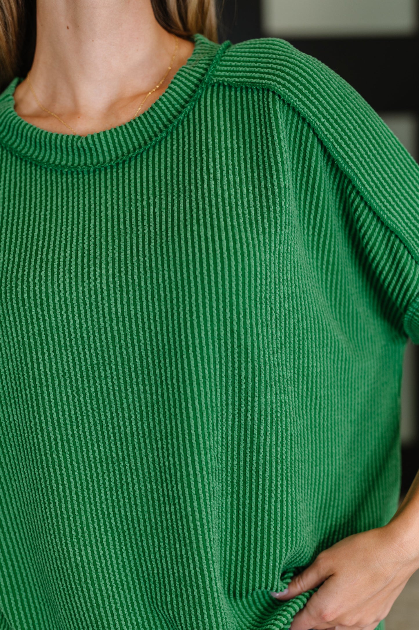 Top de punto acanalado Catch Me Loungin' en verde oscuro