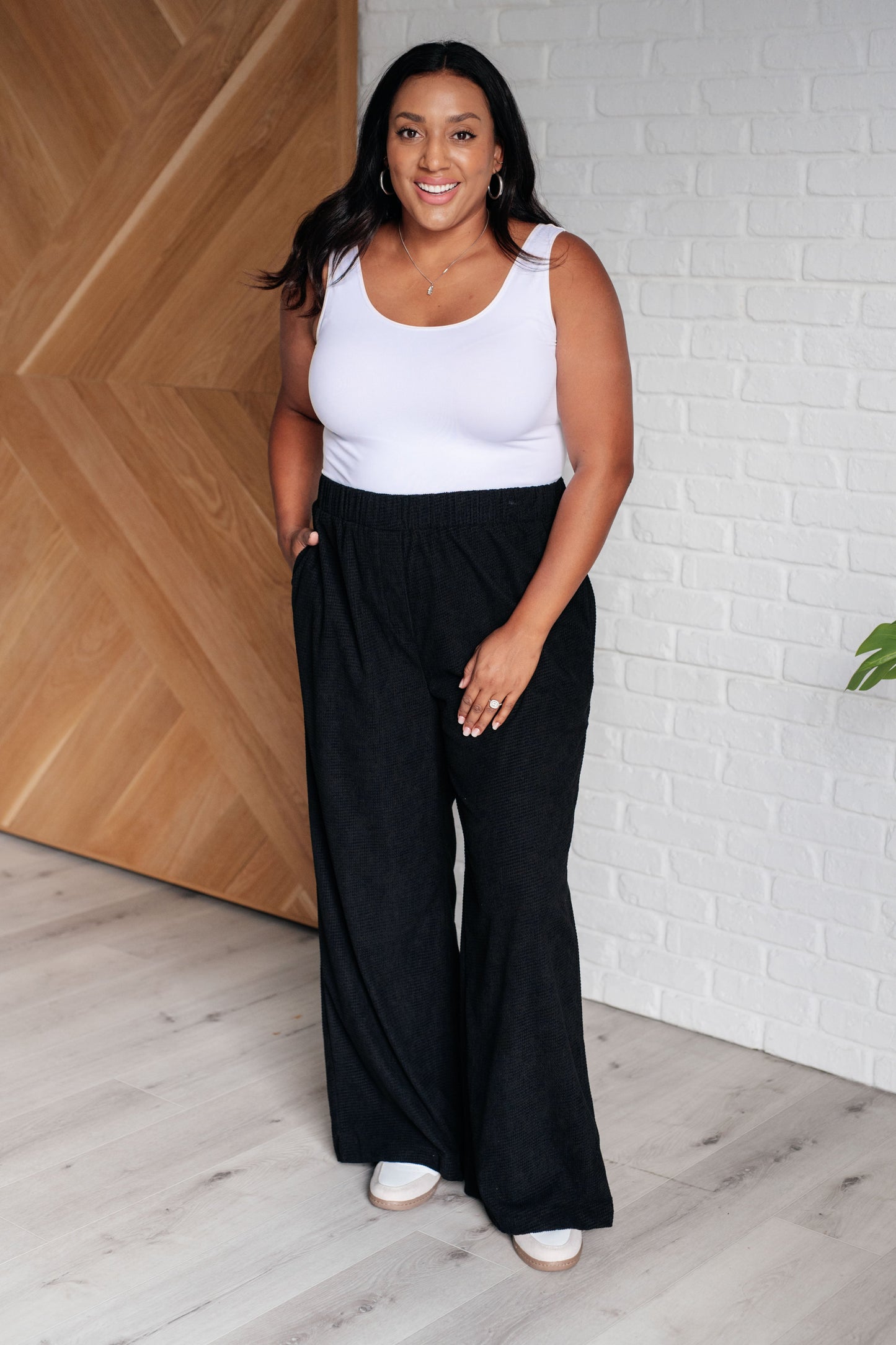 Pantalones de pierna ancha, llueva o truene