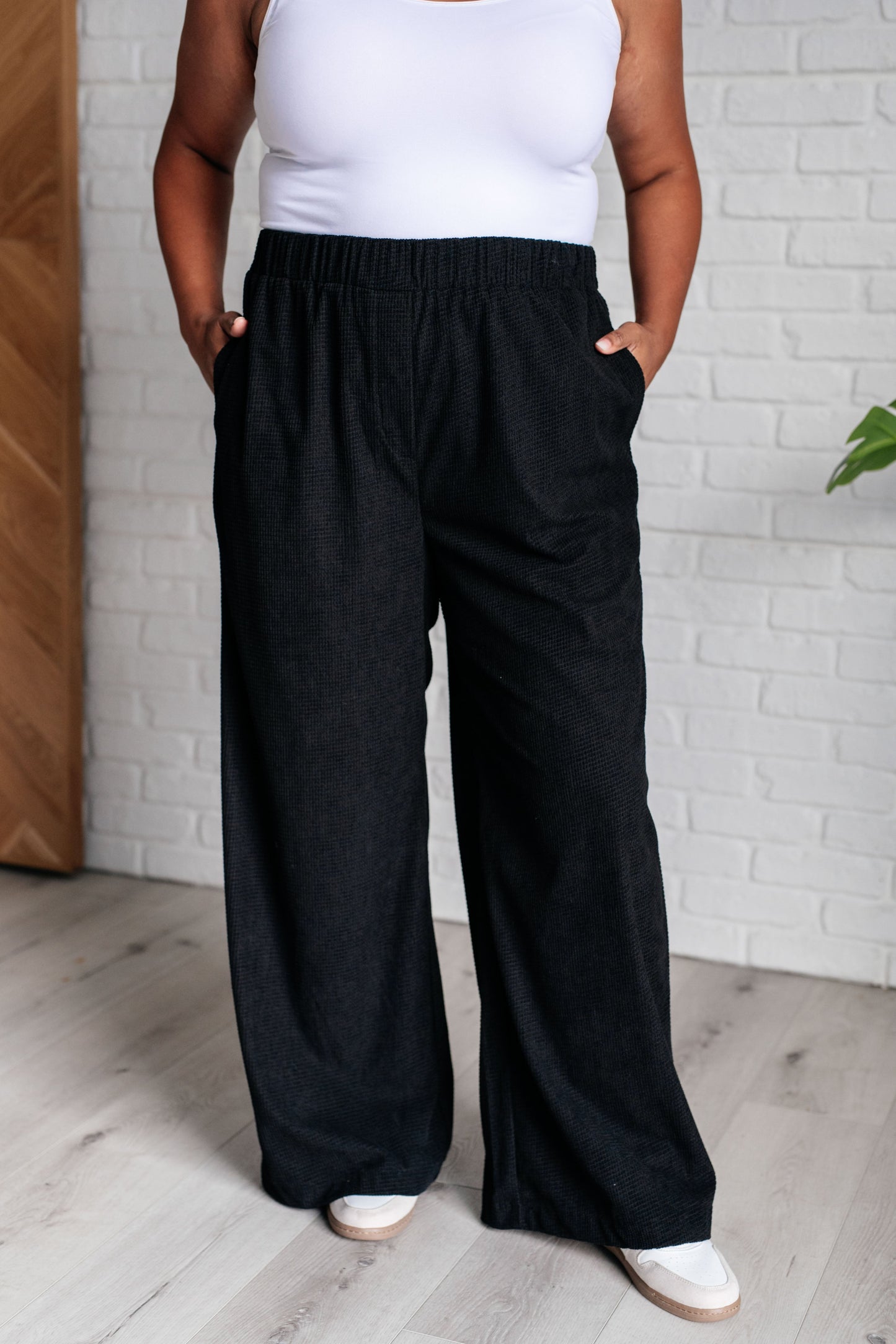 Pantalones de pierna ancha, llueva o truene
