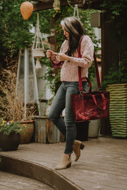 della Q Maker's Mesh Tote - Red