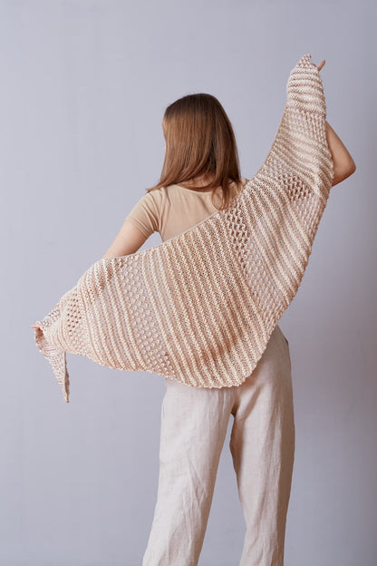 Kumru Shawl Kit in Urth Galatea & Monokrom Cotton