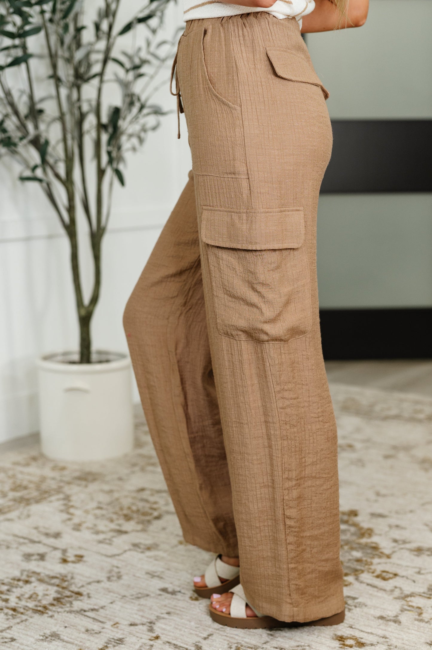 Pantalones cargo de pierna recta Off Duty en color tostado