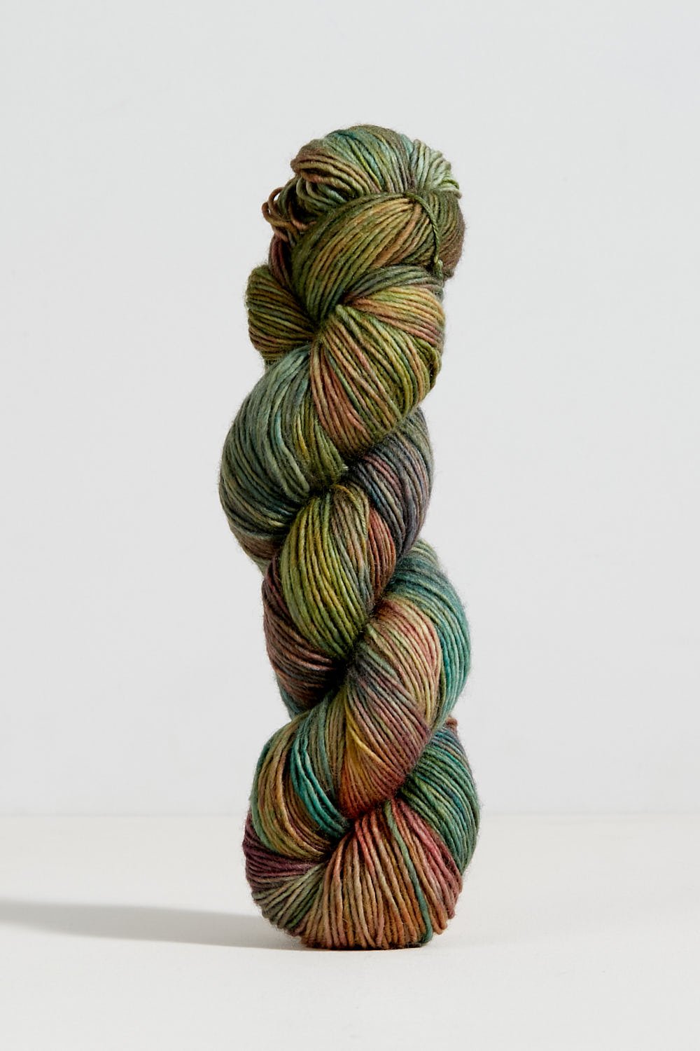 Photo of Gusto Wool Olio yarn in colour 2305