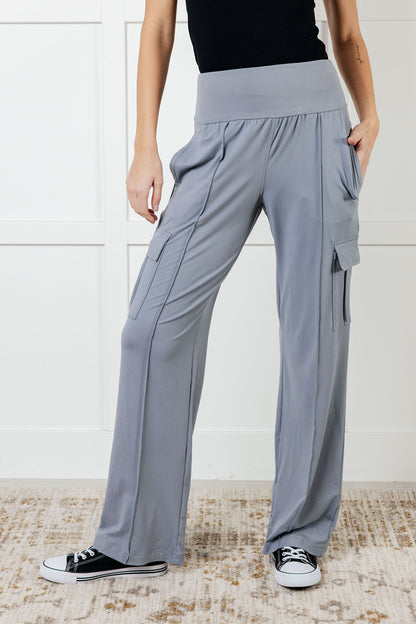 Pantalones cargo Race to Relax en gris rinoceronte