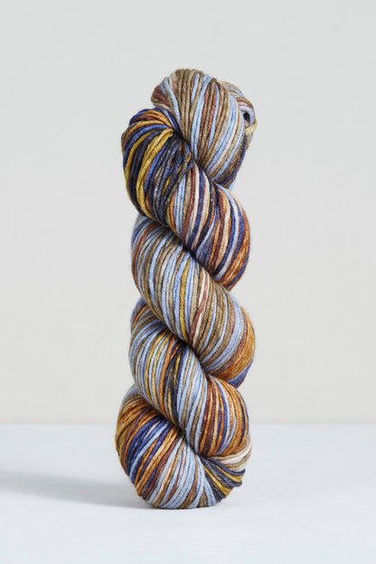 Urth Yarns Uneek Worsted in 4028